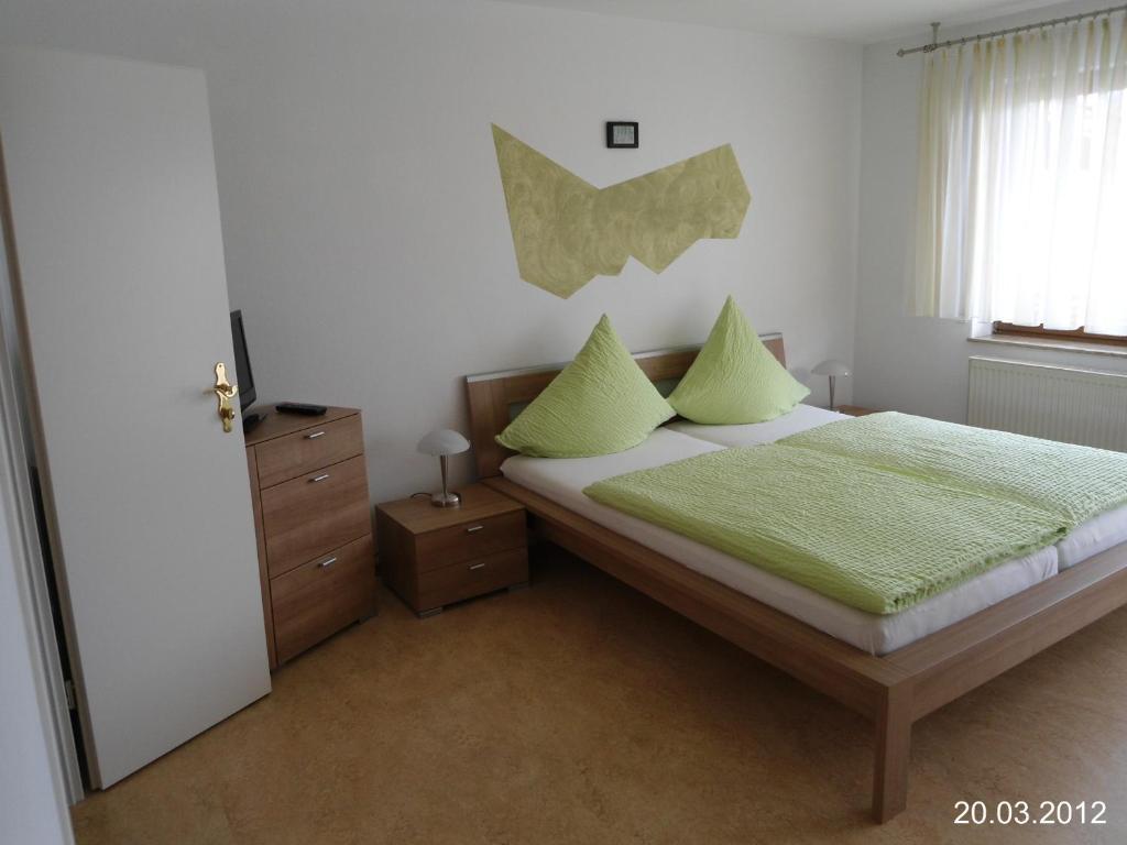 Hefterwaldstueble Hotell Schramberg Rum bild